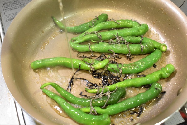 しし唐の塩昆布炒め (4)