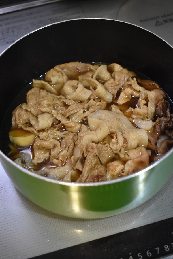 豚目玉焼き丼 (7)