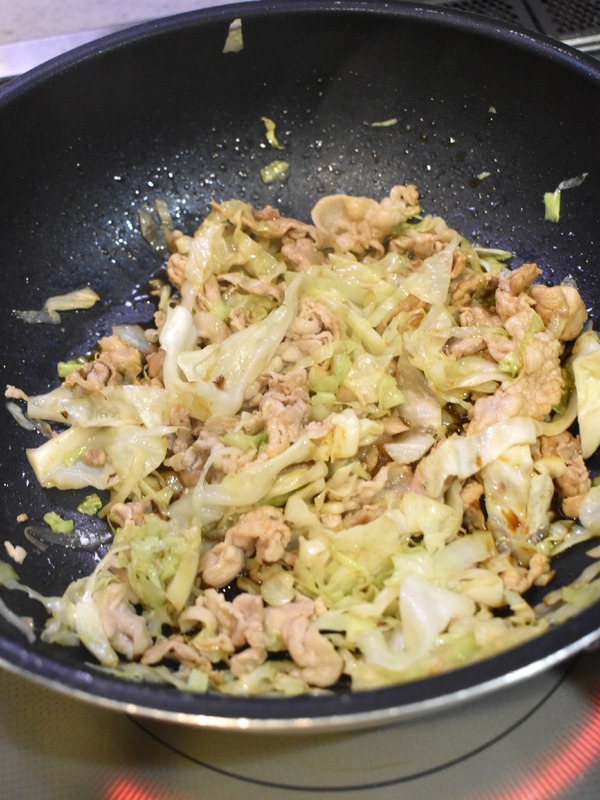 キャベツ豚玉丼 (5)