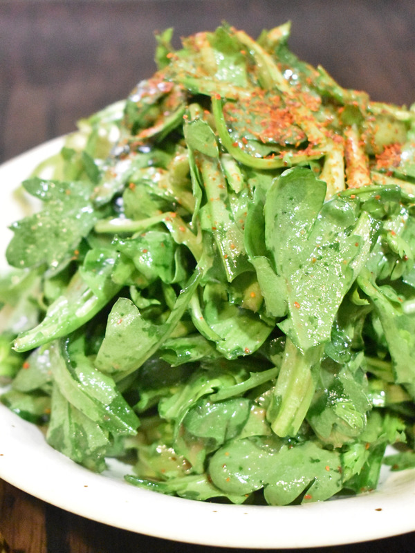 春菊の梅肉和え (1)