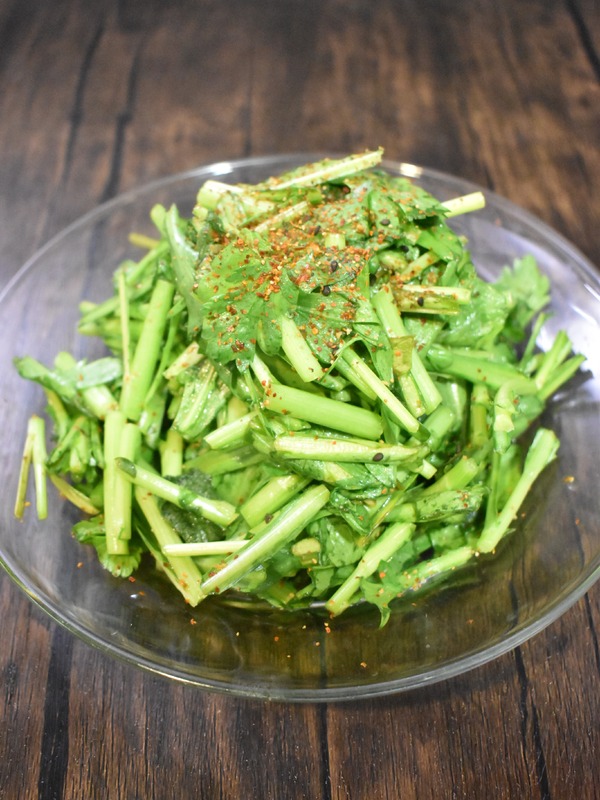 春菊のラー油和え (4)