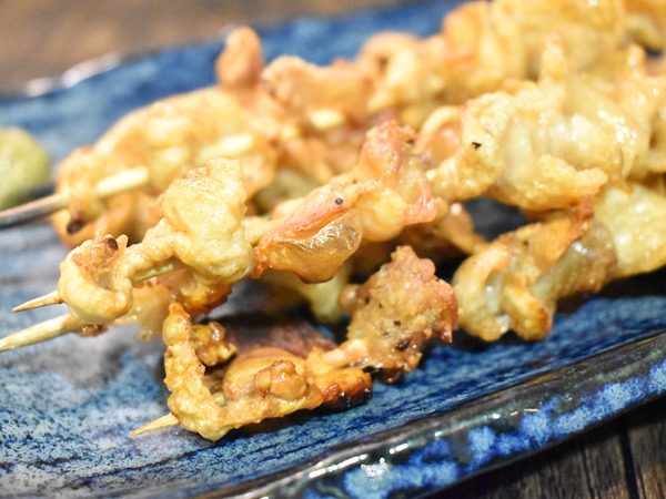 鶏皮のやみつき串焼き (1)