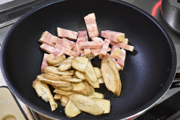 ベーコンとごぼうの和風パスタ (4)