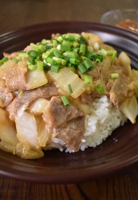 豚肉と白菜の味噌あんかけ丼 (1)