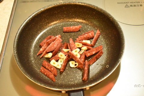 ピーマンとカルパスの塩炒め (3)