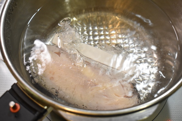 鶏むね肉のレーズンロール (6)