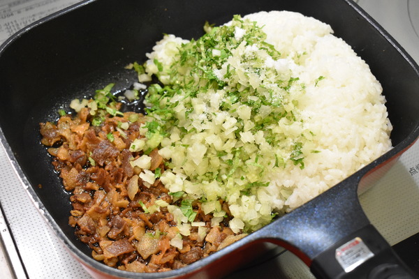 豚肉とセロリのカリカリ混ぜご飯 (5)