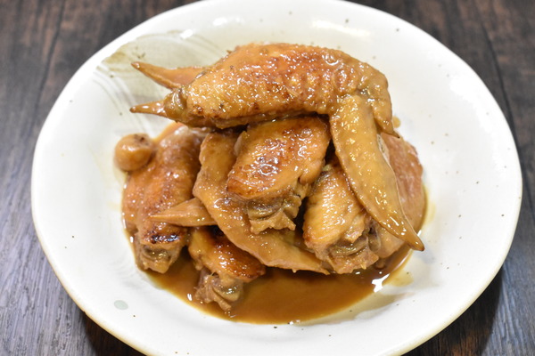 鶏手羽先のにんにく醤油煮 (8)
