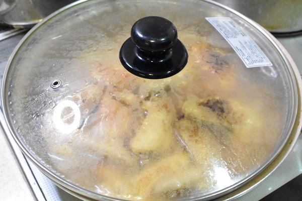 鶏手羽先のにんにく醤油煮 (6)