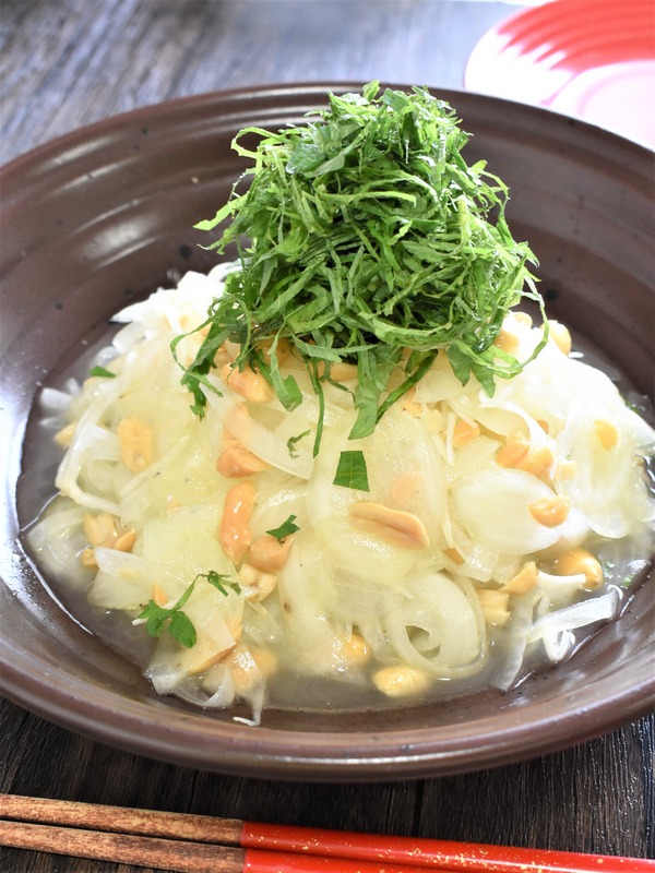 玉ねぎとビーナッツのサラダ (2)