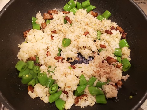 スナップえんどうと豚バラ肉の炒飯 (6)