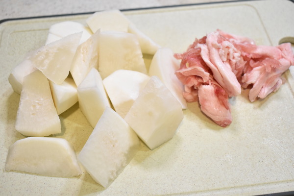 大根と豚肉の煮物 (2)