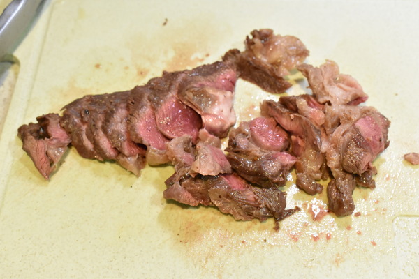 牛すじ肉のステーキ (6)