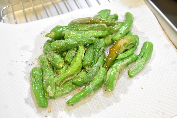 しし唐の素揚げ (4)
