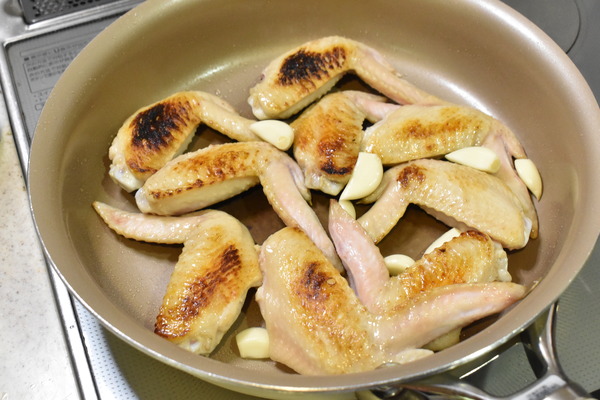 鶏手羽先のにんにく醤油煮 (4)