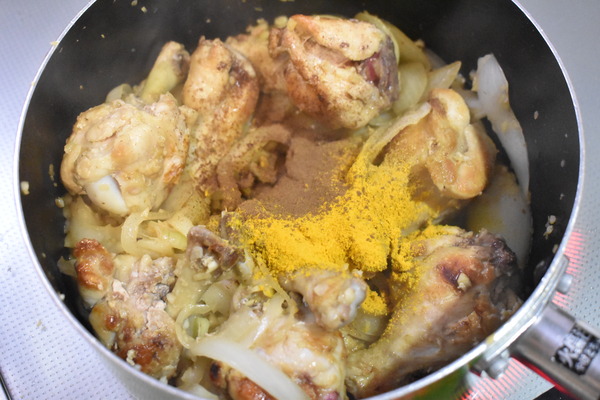 鶏手羽元カレー (4)