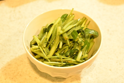 空心菜のさっぱりラー油和え (5)