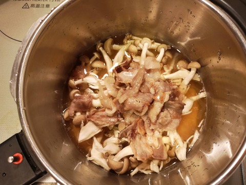 豚肉としめじの炊き込みご飯 (4)