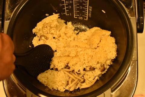 新米のあっさり炊き込みご飯 (4)
