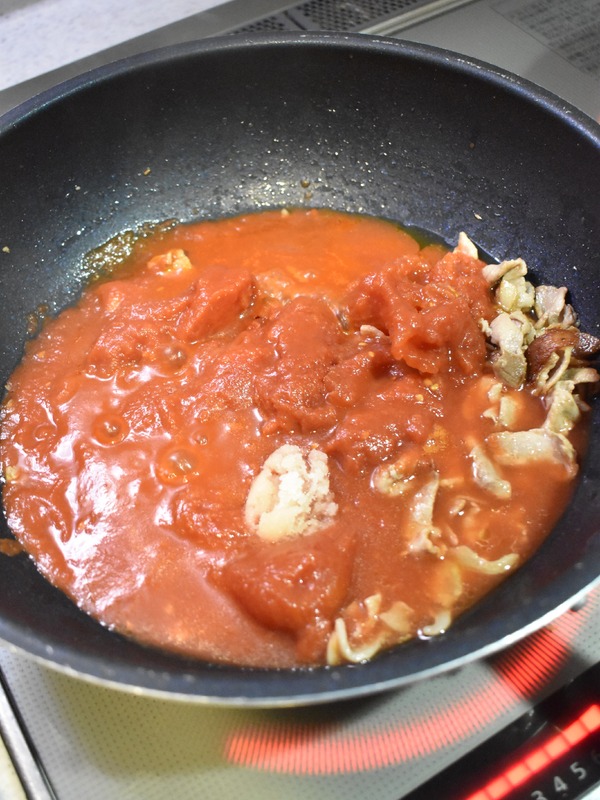 豚肉とピーマンのトマトパスタ (5)