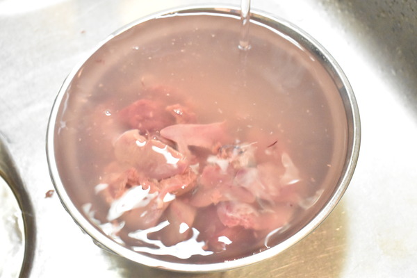 鶏レバーのリンゴ煮 (3)