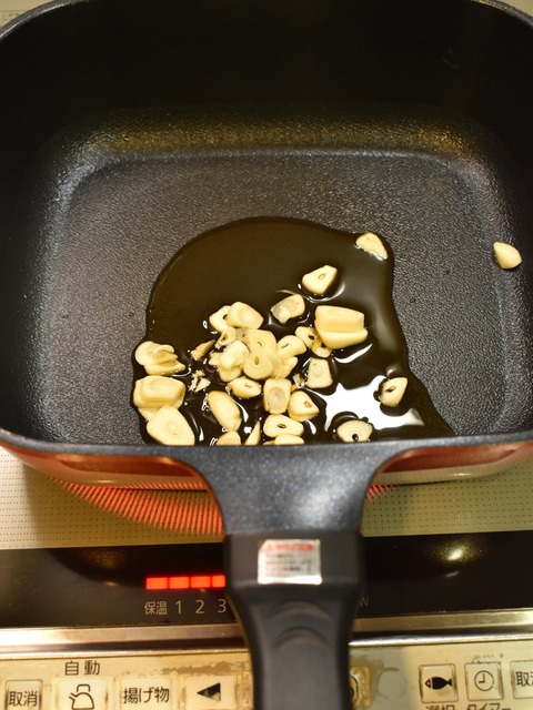 豚にんにく炒飯 (3)
