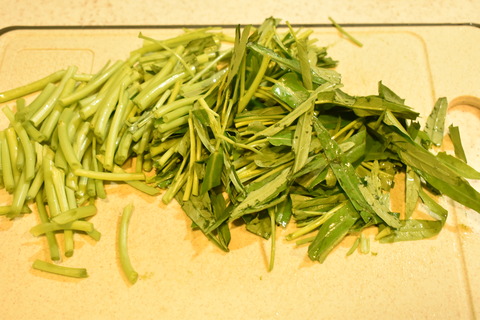 空心菜のさっぱりラー油和え (2)