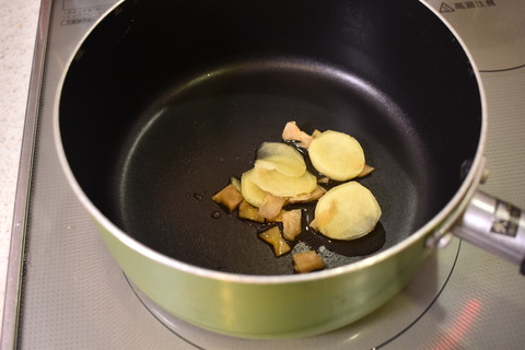 鶏手羽元のウスターソース煮 (2)