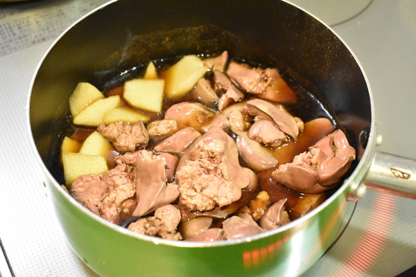 鶏レバーのリンゴ煮 (5)