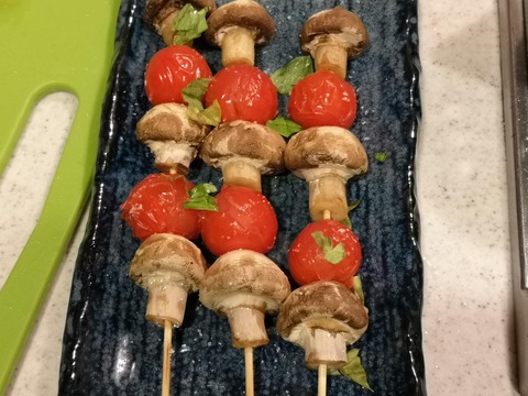 ミニトマトとマッシュルームの串焼き (5)
