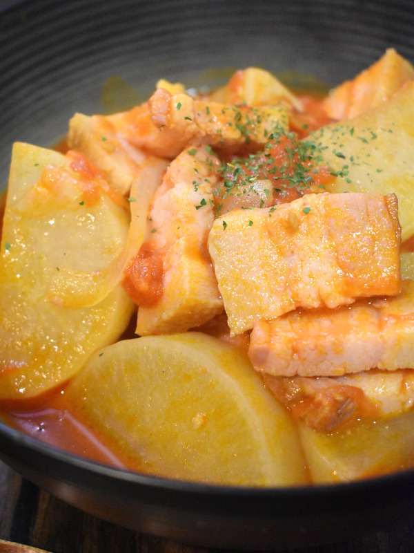 ベーコンと大根のトマト煮込み (1)