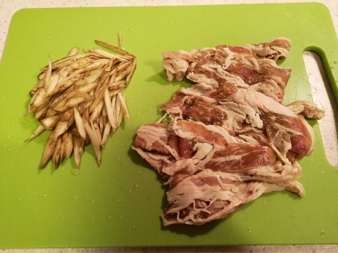 牛肉とゴボウの味噌佃煮 (2)