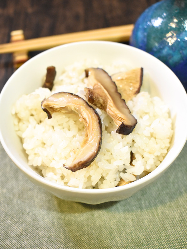 干し椎茸の丸ごと炊き込みご飯 (2)