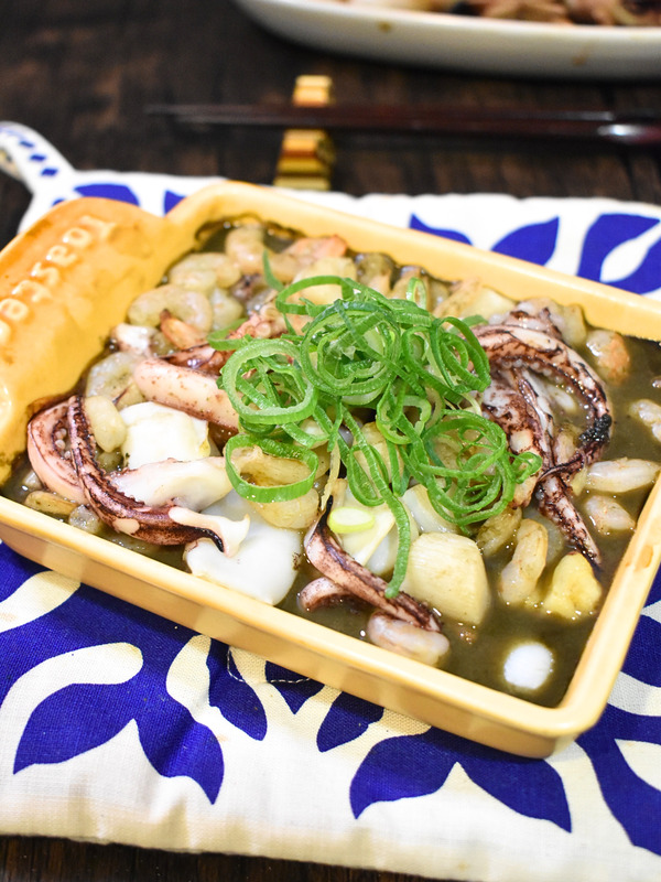 シーフードのイカ墨わた焼き (2)