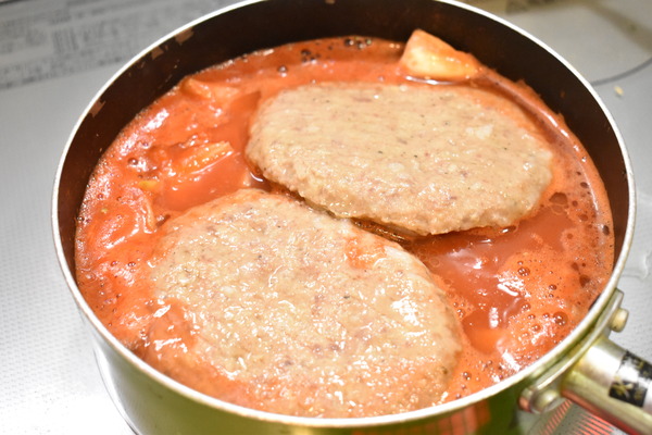 レトルトハンバーグのトマト煮込み (4)
