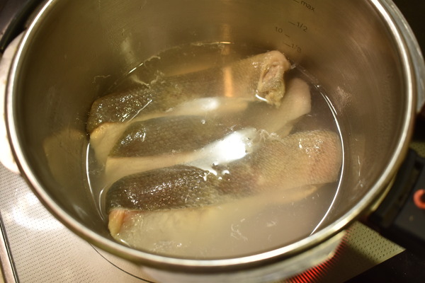 鮭の塩茹で (2)