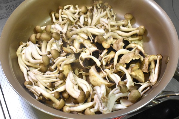 キノコのにんにくバター醤油 (5)