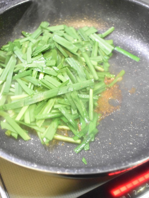 ニラのさっぱり辛味和え (4)