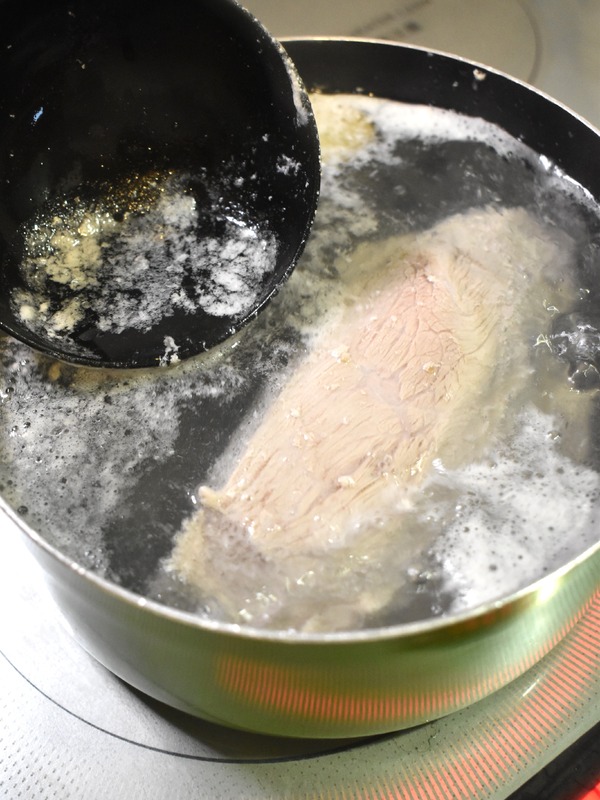 もも肉で煮豚 (4)