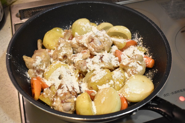 鶏手羽元のトマトクリーム煮 (4)