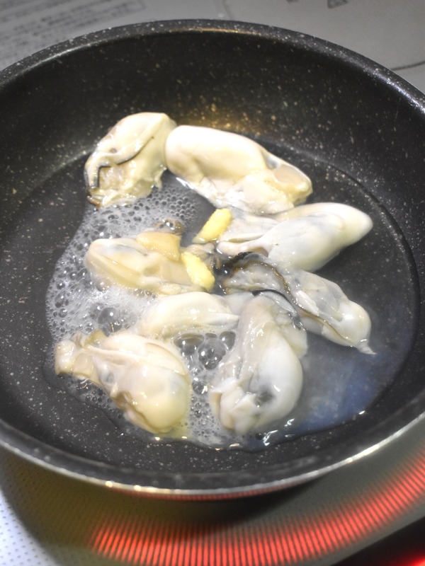 牡蠣の酒蒸し紫蘇まみれ (3)