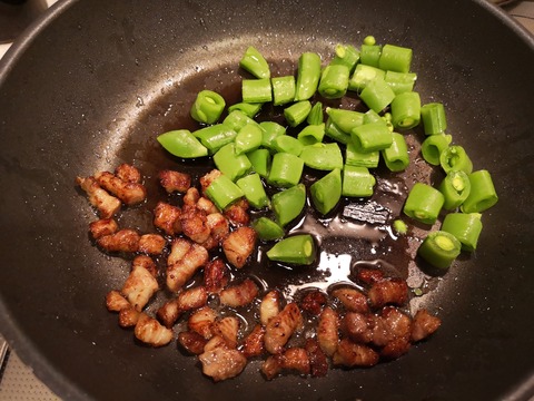 スナップえんどうと豚バラ肉の炒飯 (4)