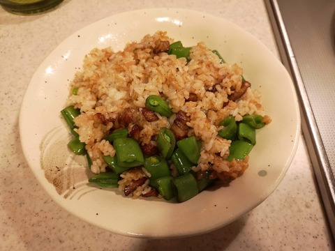 スナップえんどうと豚バラ肉の炒飯 (8)