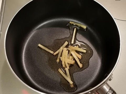 玉こんにゃくと義勇肉の煮物 (6)