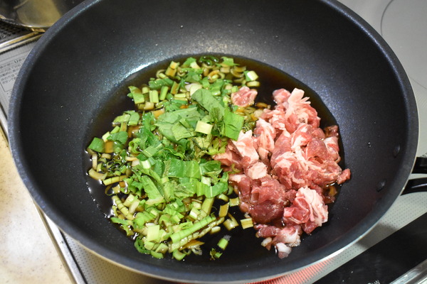 豚肉と小松菜の卵とじ丼 (3)