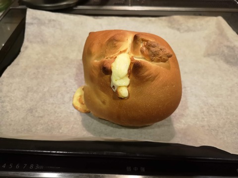 たっぷりチーズパン (17)