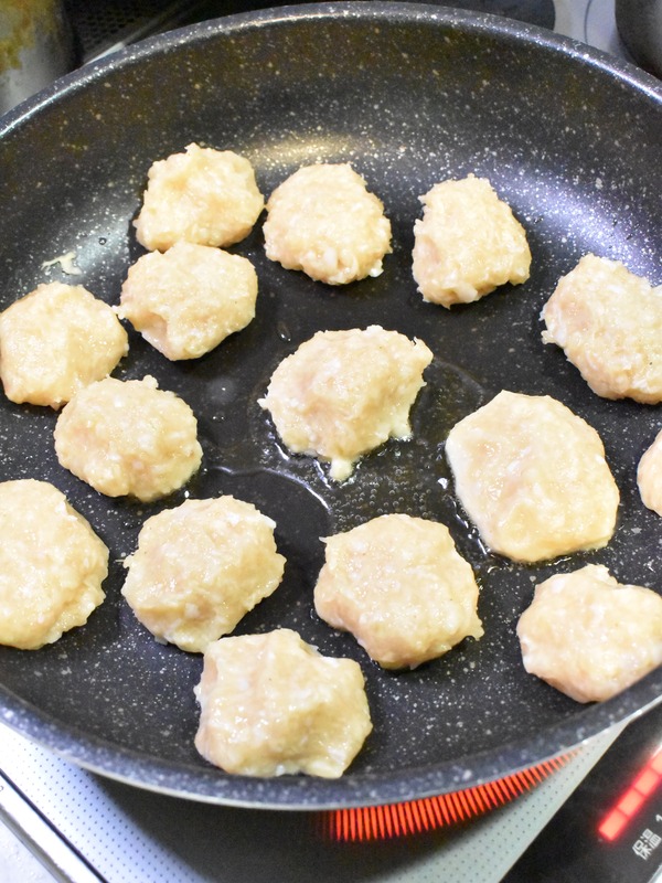 ひとくち煮込み鶏ハンバーグ (4)