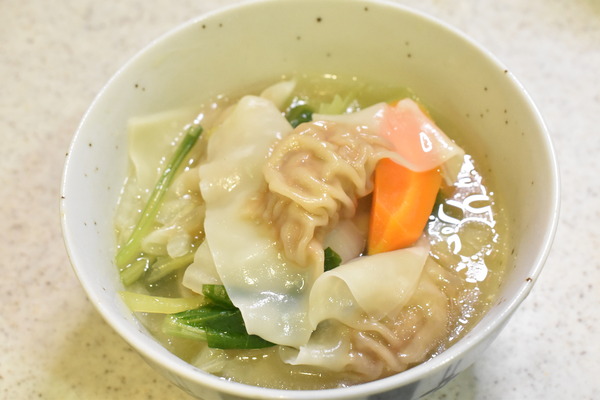 揚げワンタンと茹でワンタン (13)