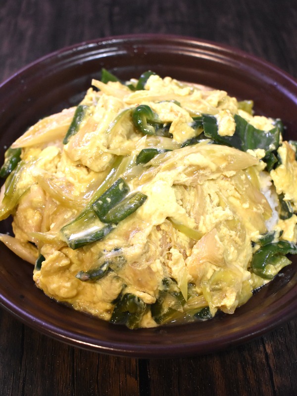 白ねぎとピーマンの玉子丼 (5)