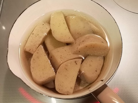 玉こんにゃくと義勇肉の煮物 (4)